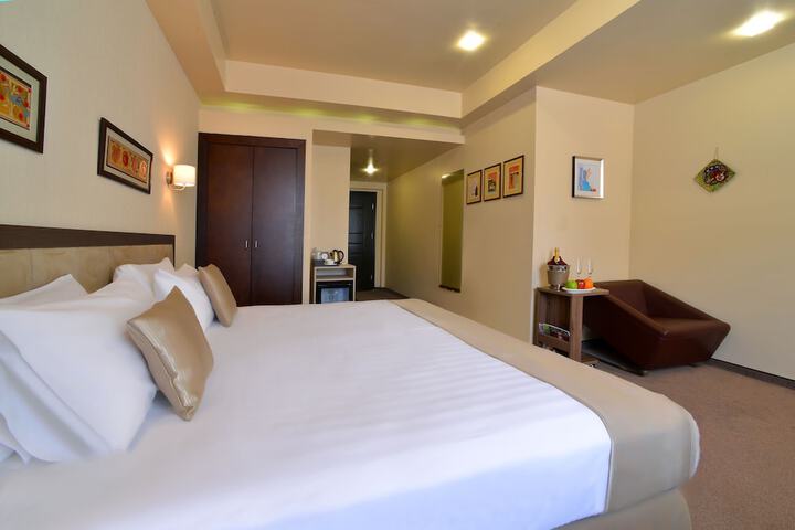 Room 15 of 60