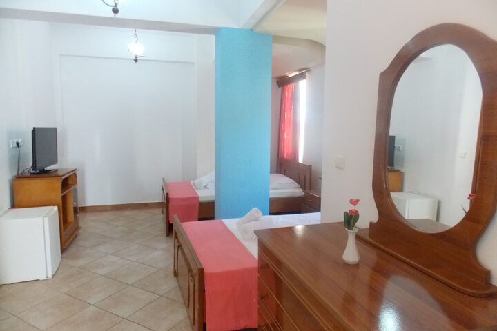 Room 14 of 74