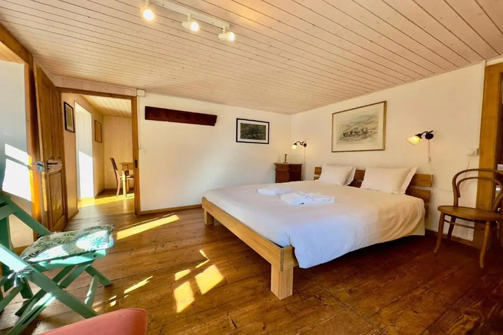 Room 4 of 14