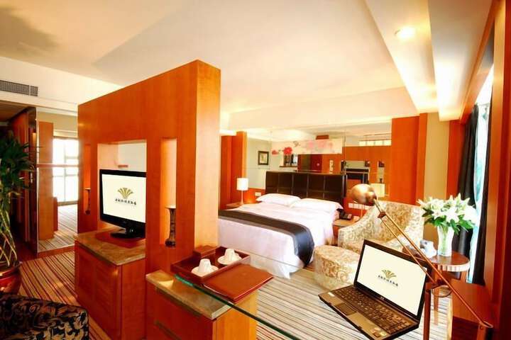 Room 4 of 22