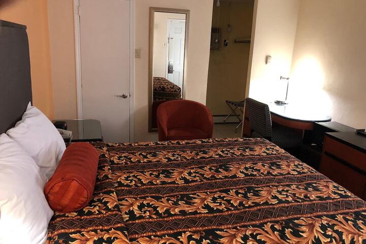 Room 14 of 49