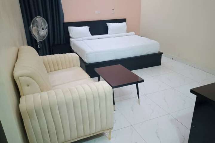 Room 6 of 23