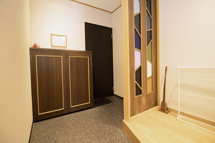 Room 17 of 34