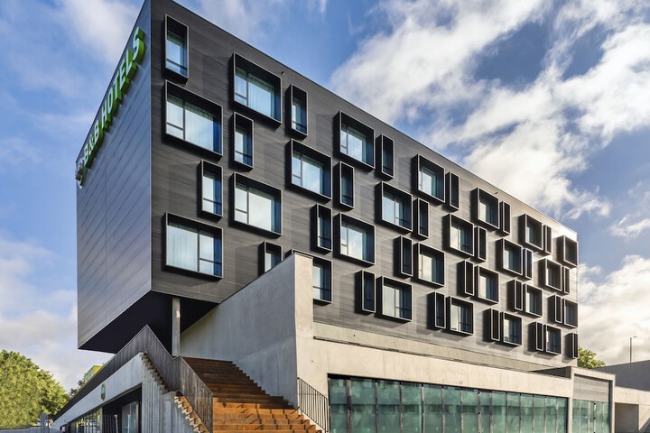 B & B Hotel Guimarães in Guimarães
