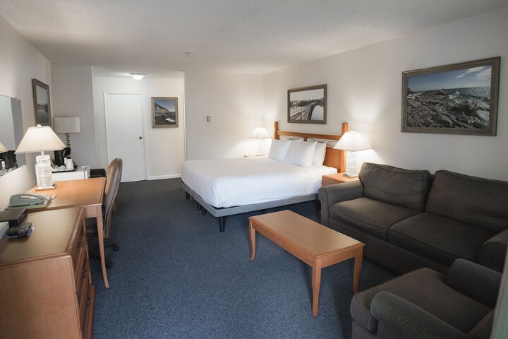 Room 30 of 82