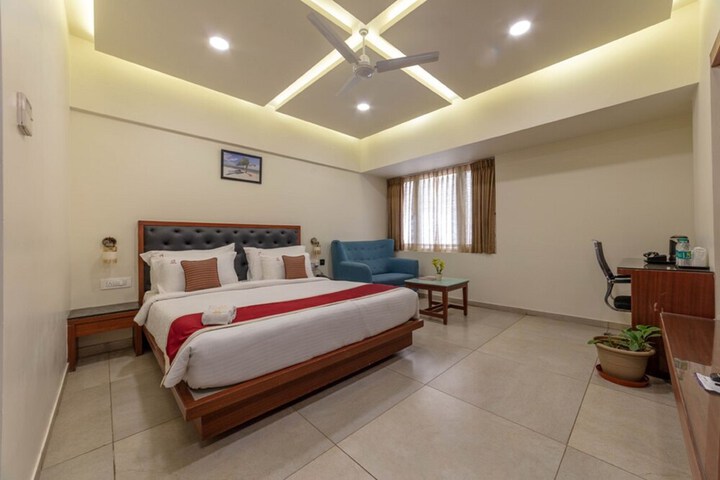 Room 10 of 42