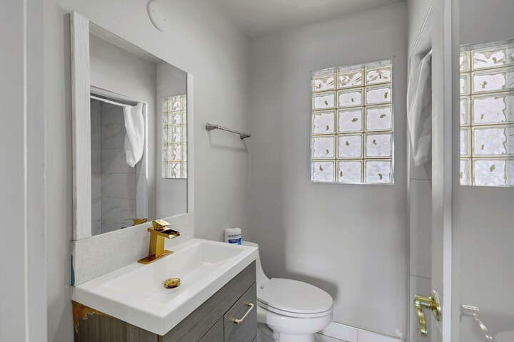 Suite King Bed Kitchenette Ground Floor (1 of 15)