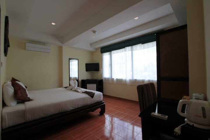 Room 13 of 44