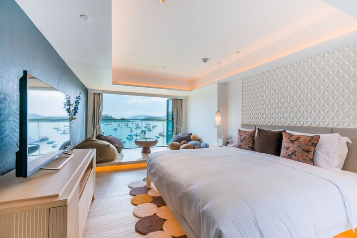 Room 34 of 68