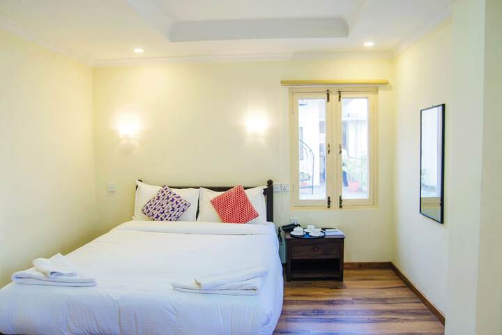 Room 13 of 36
