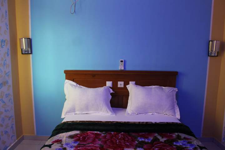 Room 12 of 21