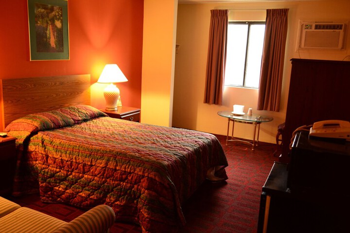 Room 10 of 27