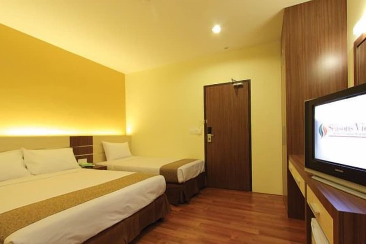 Room 8 of 40