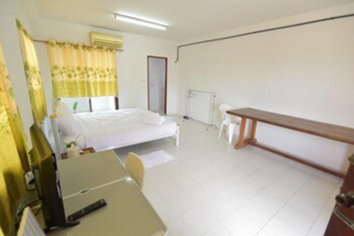 Room 16 of 23