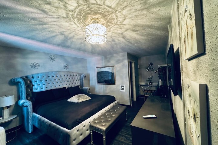 Room 38 of 77