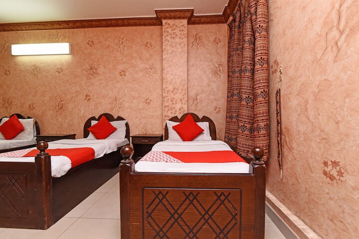 Room 10 of 26