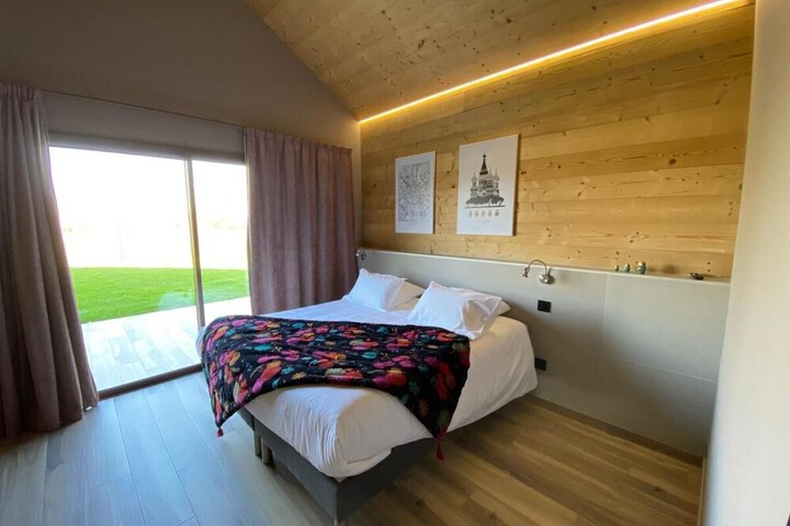 Room 9 of 21