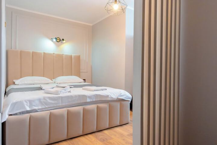 Room 3 of 29