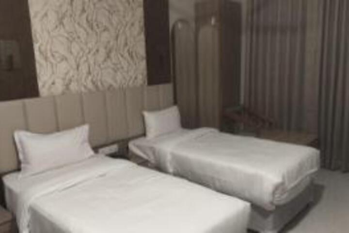 Room 6 of 6