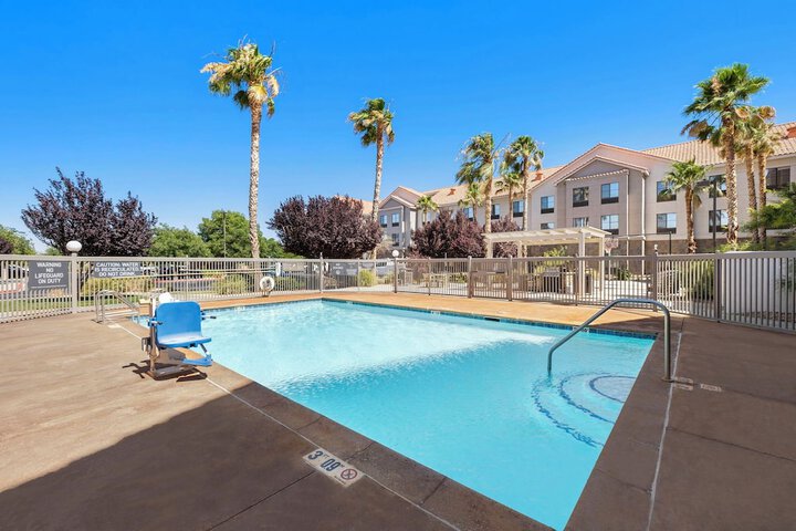 Pool 85 of 115