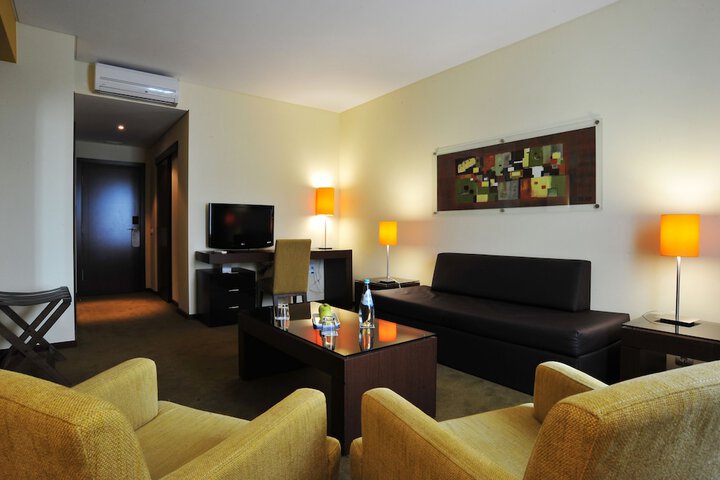 Room 7 of 56
