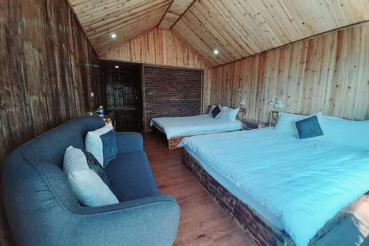 Room 12 of 20