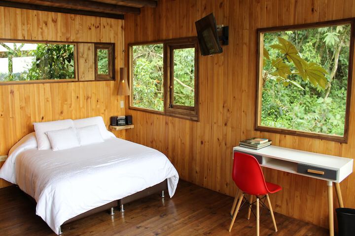 Room 17 of 39
