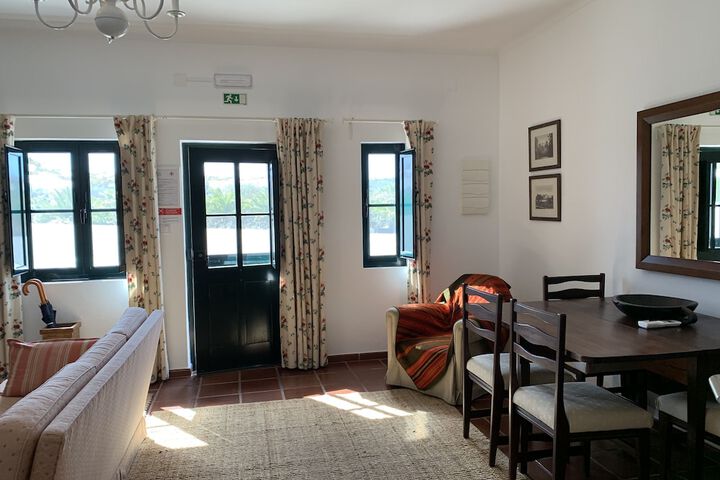 Room 21 of 34