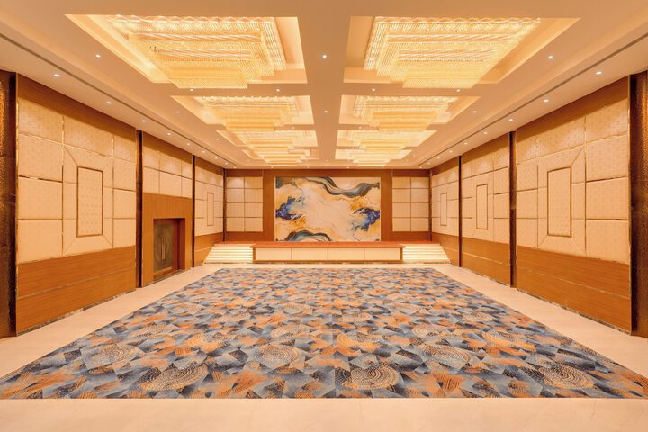 Ballroom/Hall 39 of 42