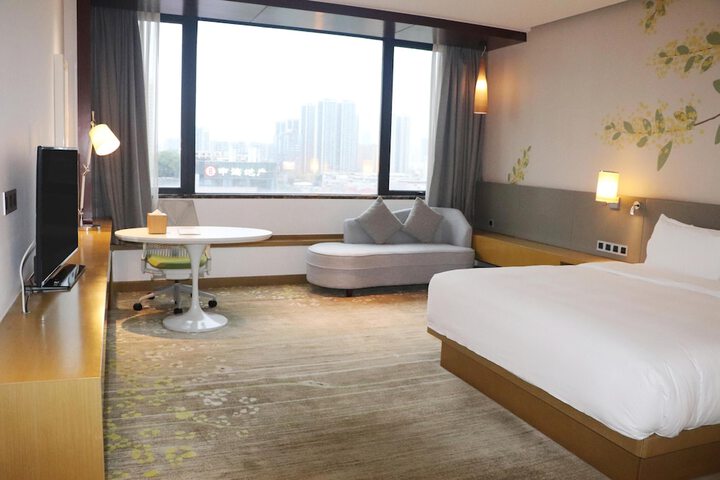 Room 34 of 86