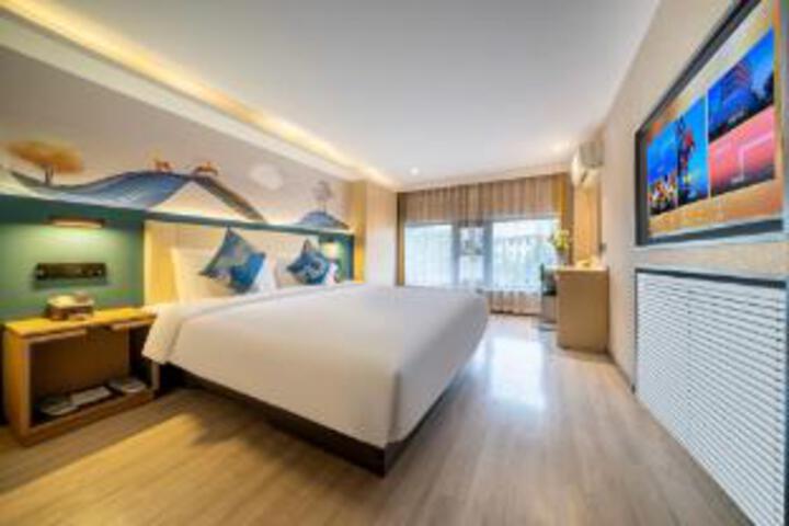 Room 15 of 17