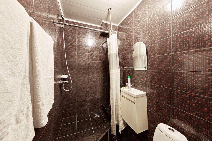 Room 9 of 25
