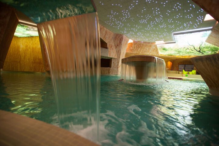 Pool 60 of 79