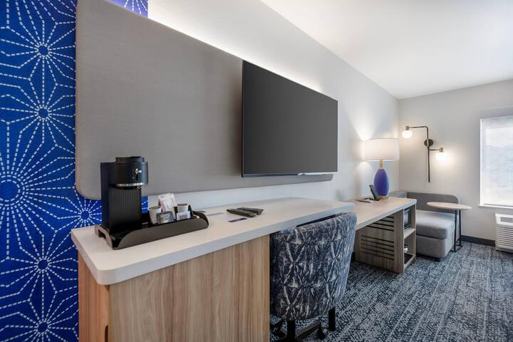Room 19 of 38