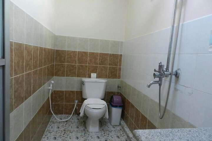 Room 10 of 29