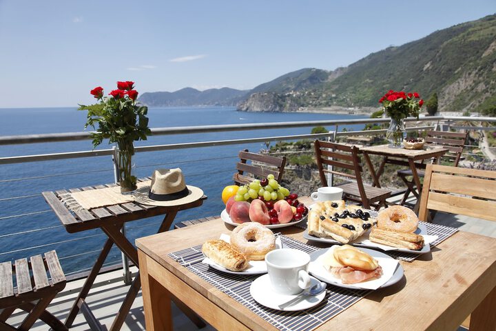 Breakfast/Coffee Service 26 of 31