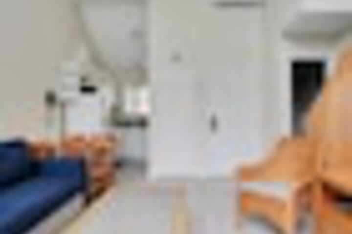 Room 182 of 984