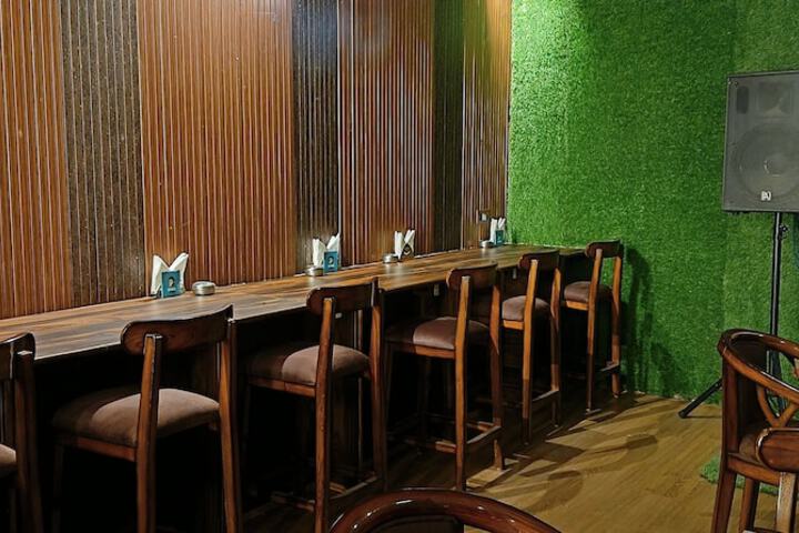 Dining 42 of 57