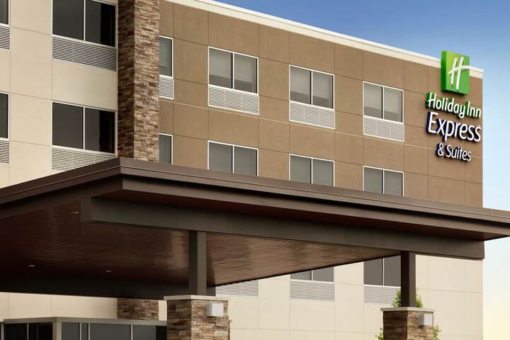 Holiday Inn Express & Suites Locust Grove