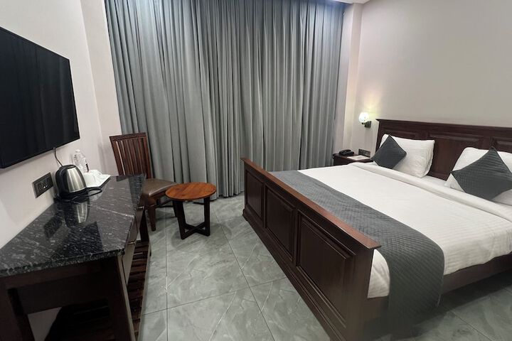 Room 6 of 38