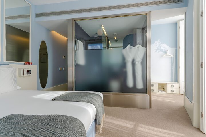 Room 29 of 63
