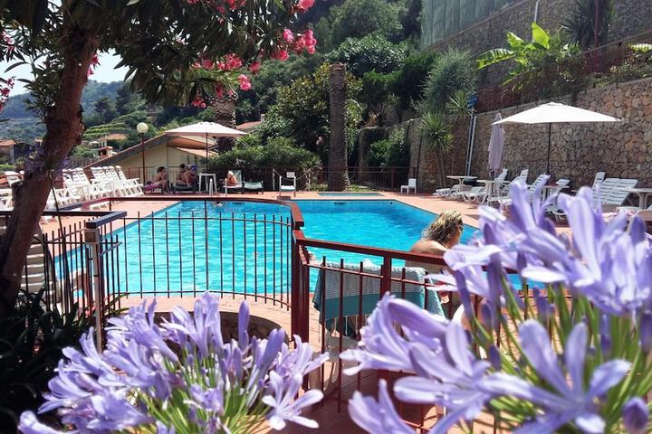 Hotel with Pool