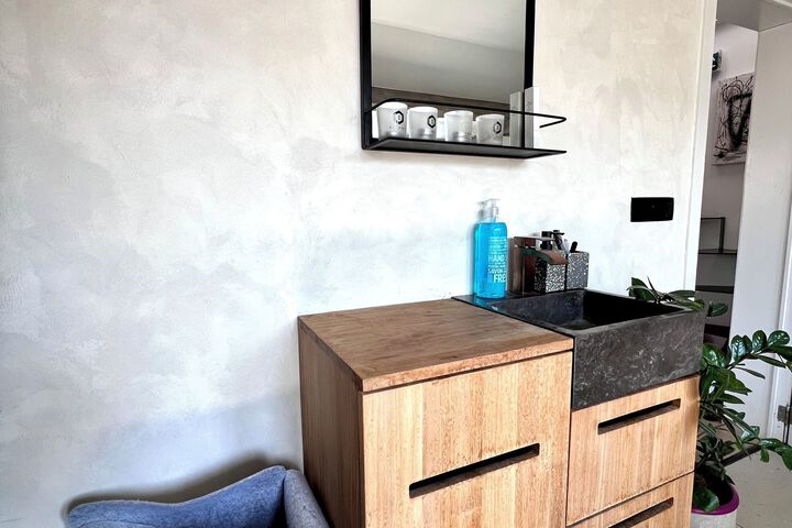 Room 4 of 89
