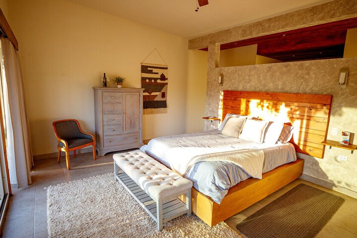 Room 6 of 35