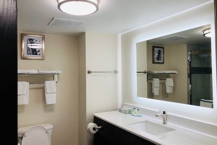 Room 43 of 72