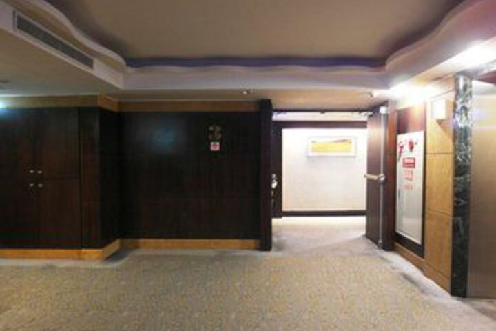Ballroom/Hall 66 of 82