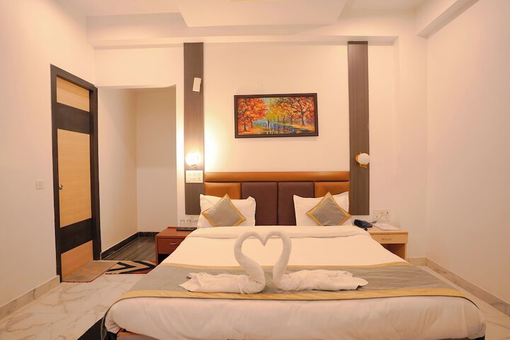 Room 28 of 60