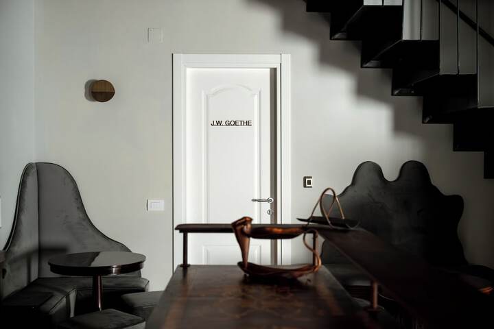 Room 11 of 120