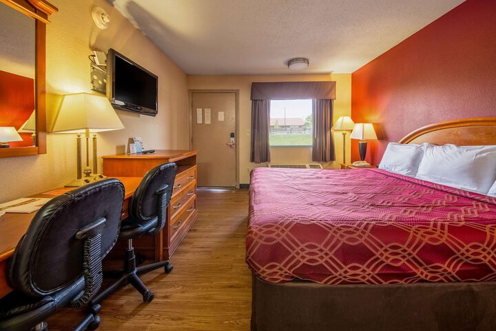 1 King Bed (1 of 6)