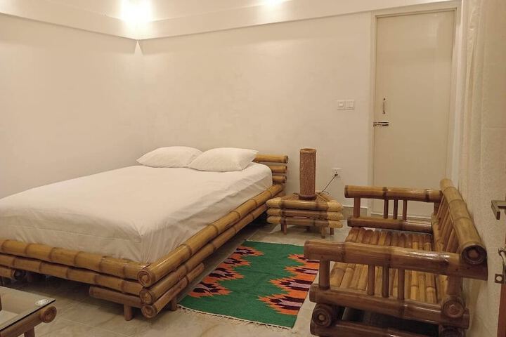 Room 12 of 67